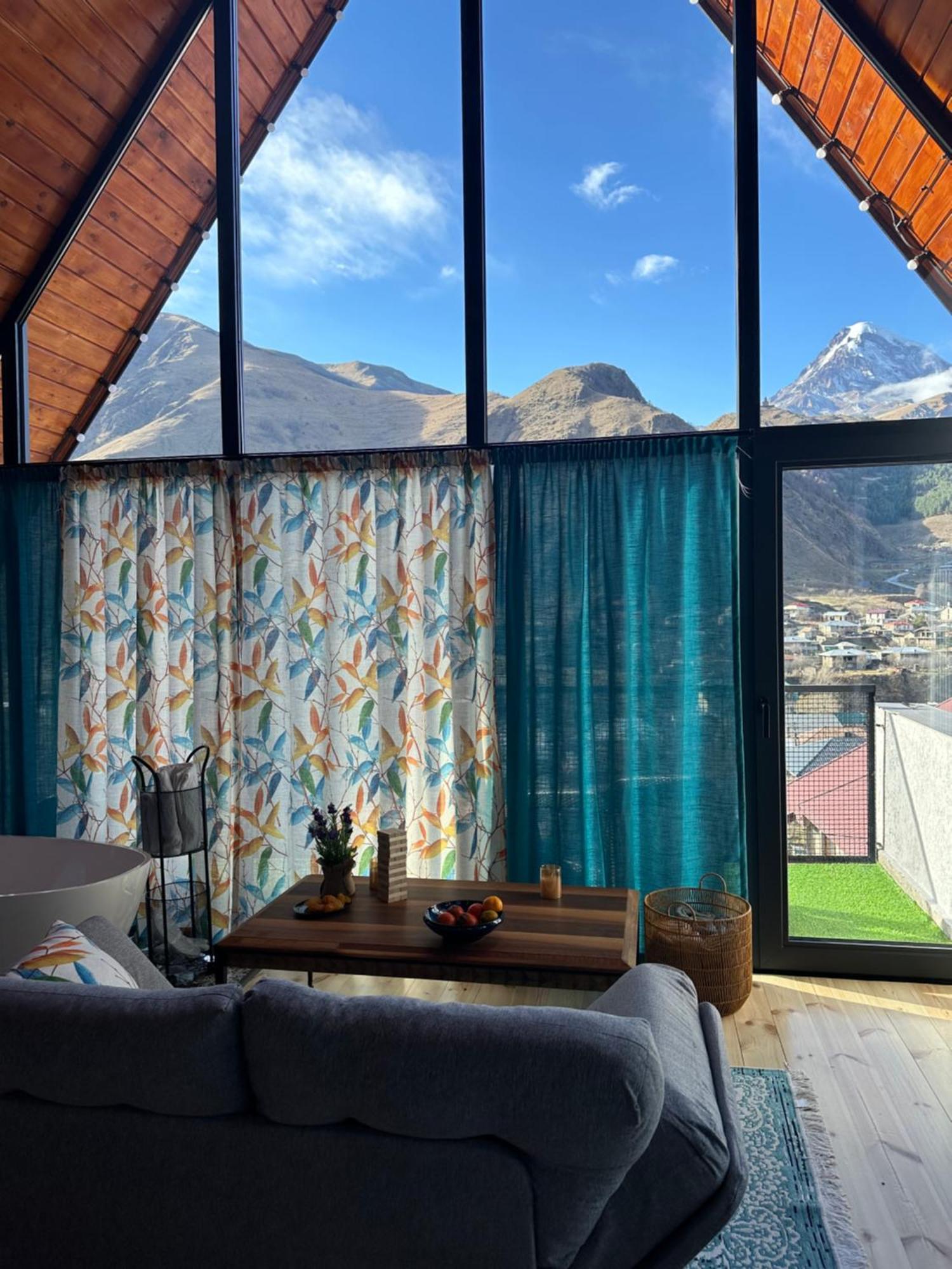 Cottage Veranda Kazbegi Exteriör bild